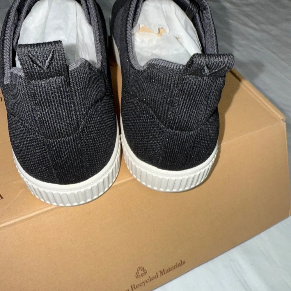 VIVAIA Knit Sneakers Lightweight Casual Shoes Black White Sole‎ Size 9 EUR 40